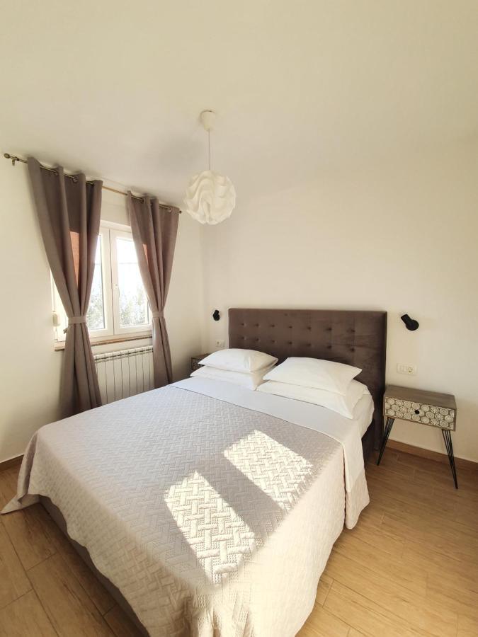 Apartments Karla Bibinje Bagian luar foto